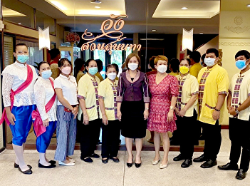 The Bureau of Assets and Income
encouraged the personnel to dress Thai
fabric every Fridays.