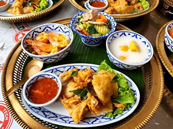 Suan Sunandha Palace Hotel, Bureau of
Assets and Income gained trust for food
set to monks at Kae Temple.