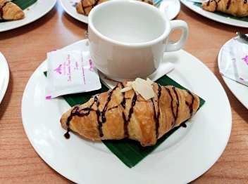 Subdivision of business, Suan sunandha
palace hotel are honored in snack
arranging of July 2022 meeting