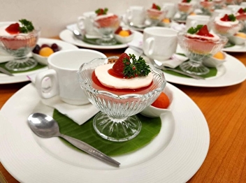 Subdivision of business, Suan sunandha
palace hotel, Bureau of asset and income
are honored in snack arrangement of July
2022 meetings