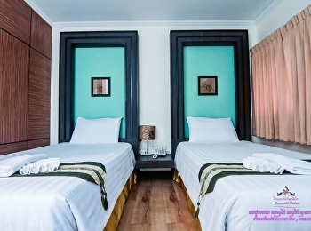 When you think of accommodation at the
center of Bangkok