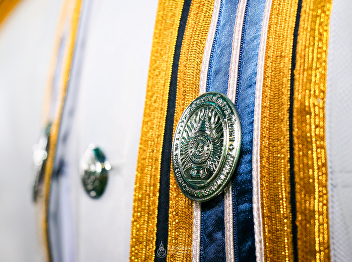 Special round for reserving graduation
gowns