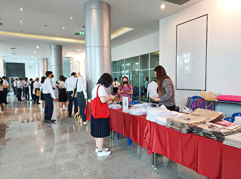 Multimedia for Education Department,
Bureau of Assets and Income set a booth
for selling SSRU